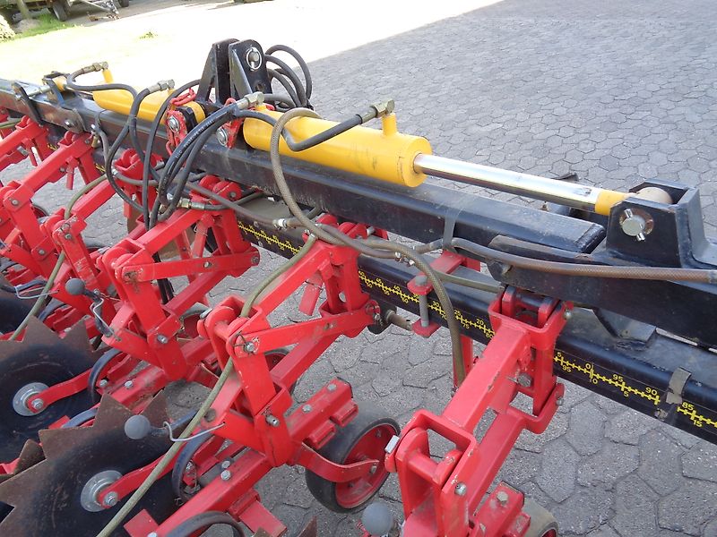 Rau 12 Reihige HackeHydr Klappun TYP Culti Crop 45cm