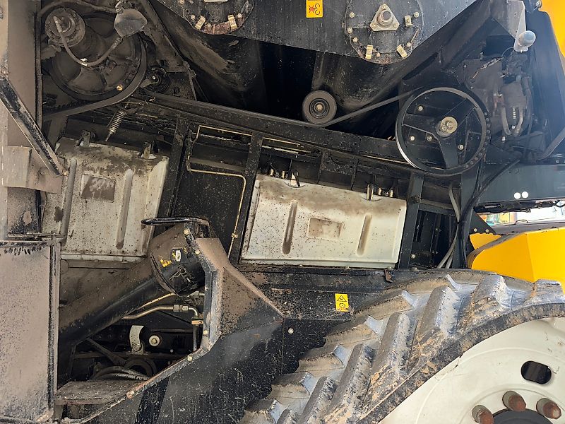 New Holland CR9080 c/w 30ft Varifeed Header