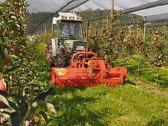 Humus KMN  flacher Antrieb – Starke Ausführung zum Mulchen und zum Holzzerkleinern