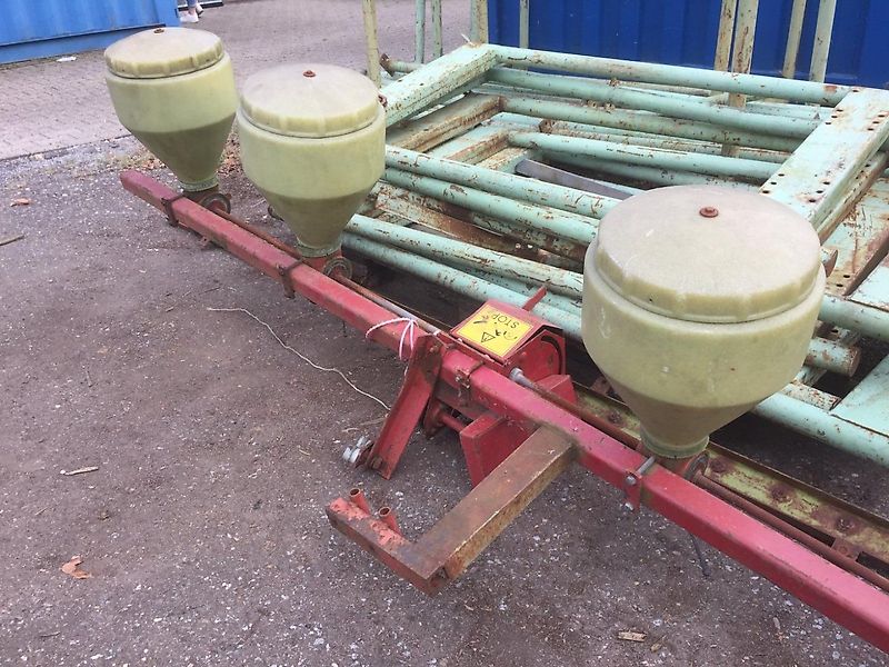 Rau Granulatstreuer Rau, 4 Streugeräte (Kunststoffbehälter)