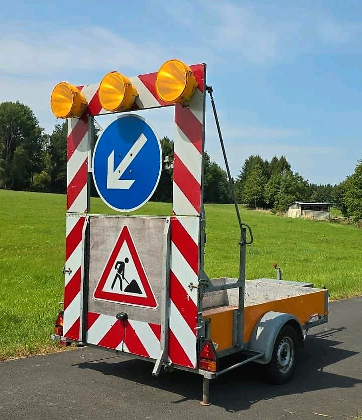 Mersch VZ 615 Absperrtafel FAT Nissen Horizont Verkehrsleittafel Verkehrsleitanhänger Verkehrssicherungsanhänger Leitanhänger