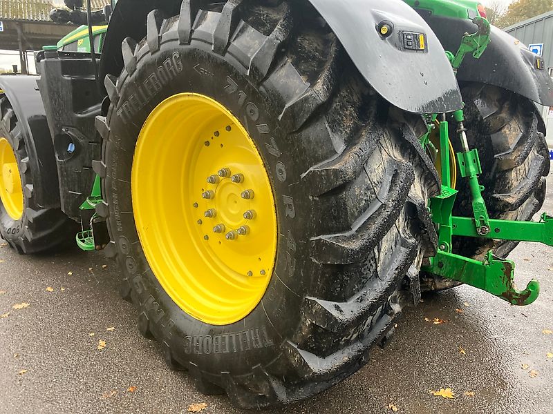 John Deere 6R 195
