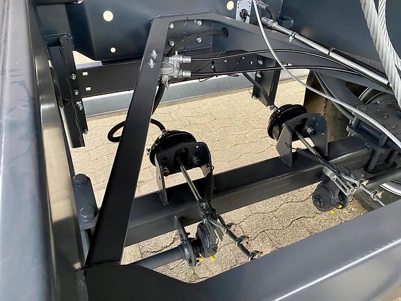 Strautmann SZK 1802-H mit Portaltüren