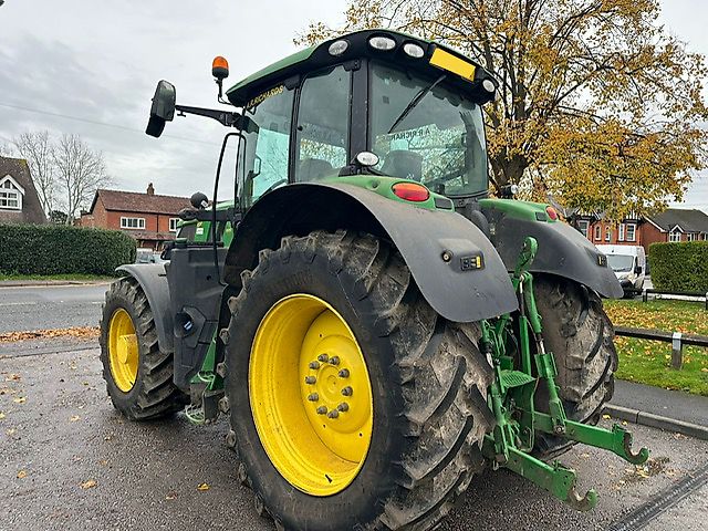 John Deere 6R 195