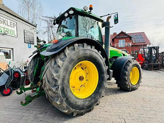 John Deere 8530