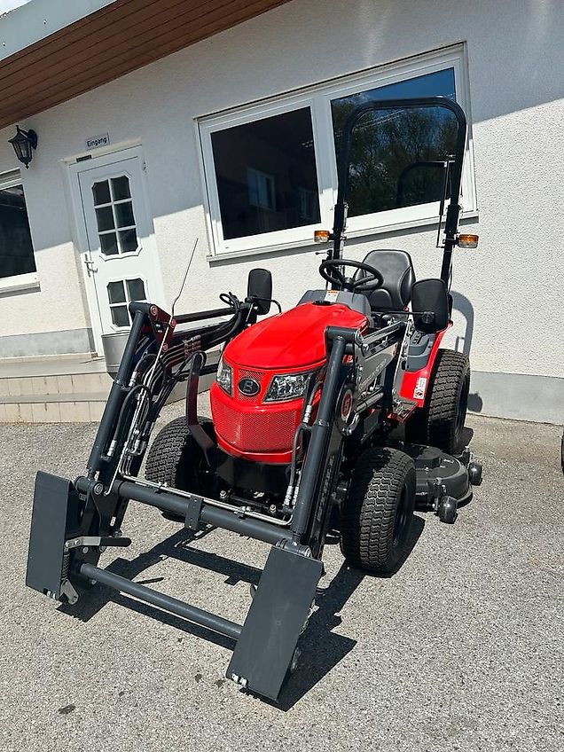 Branson TYM T255 / 2505h mit Stoll Frontlader und Mähdeck