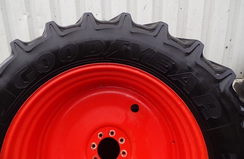 Goodyear Rad 540/65 R38