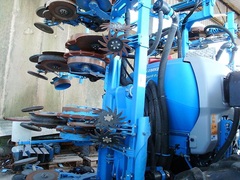 Lemken Azurit 9/8.75 KD mit Solitair Säwagen 12/5800 SW