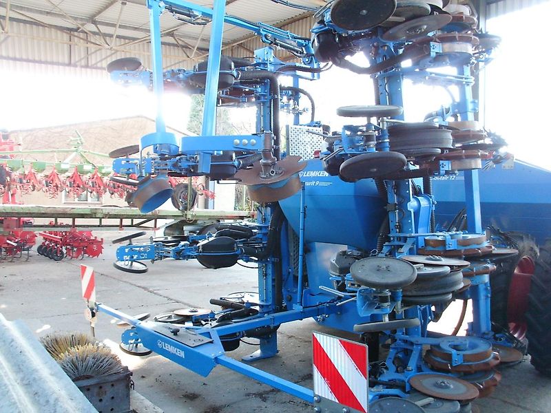 Lemken Azurit 9/8.75 KD mit Solitair Säwagen 12/5800 SW