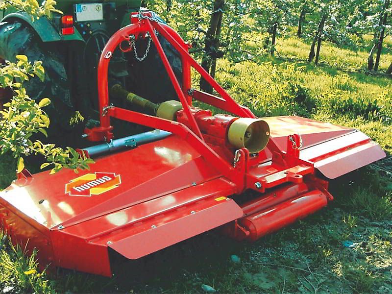 Humus STO 230, STO 260 | Sehr flach und mit glatter Oberfläche gleitet es unter tief hängenden Ästen hindurch, ohne Zweige und Früchte zu beschädigen