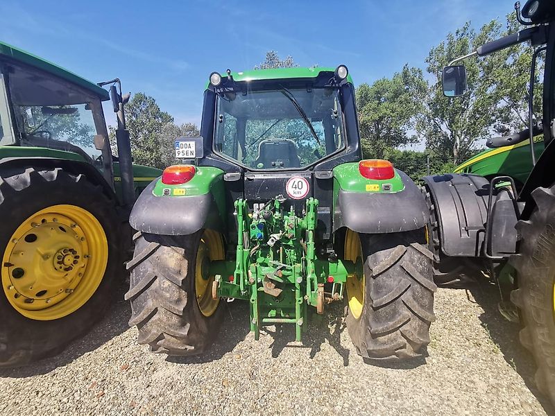 John Deere 6230