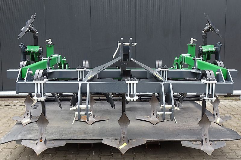 Hofstede / Awemak Vleugelschaar vleugel schaar smaragd stoppel cultivator groenbemester