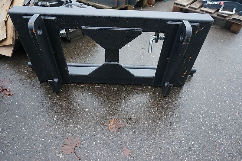 Düvelsdorf Adapterrahmen von Weidemann auf Euronorm