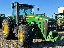 John Deere 8530