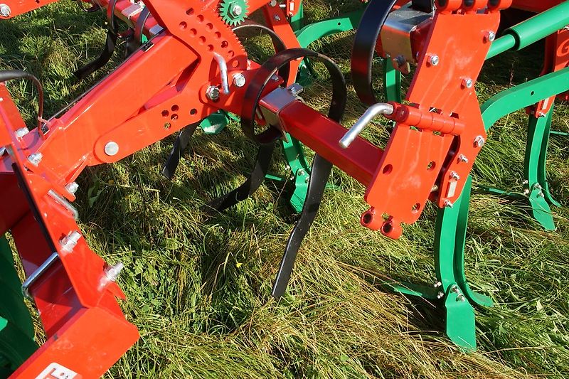 AGRO-MASZ APH 30-Mulchgrubber-hydraulische Steinsicherung