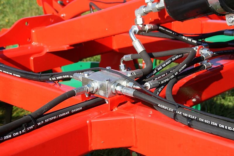 AGRO-MASZ APH 30-Mulchgrubber-hydraulische Steinsicherung