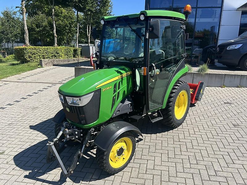 John Deere 2038R