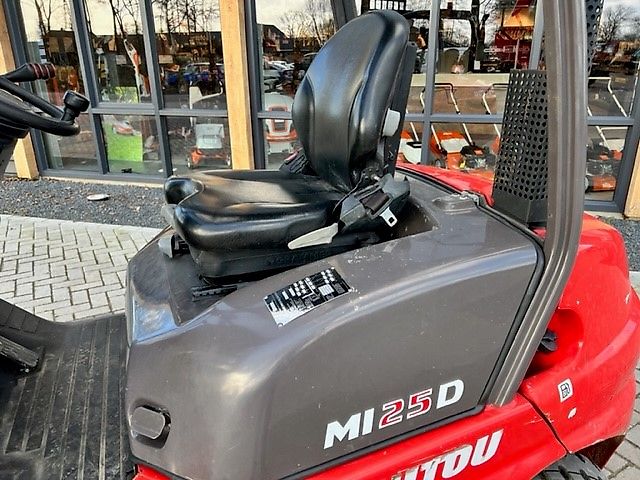 Manitou MI25D