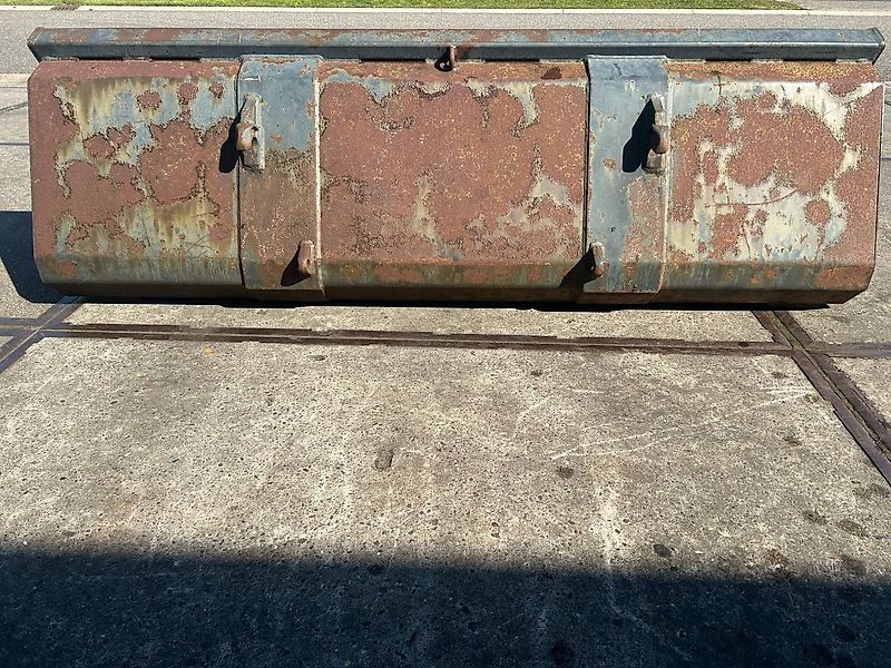 Wifo VCB 220 Voorladerbak euro aansluiting