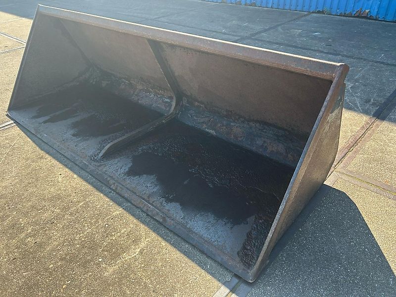 Wifo VCB 220 Voorladerbak euro aansluiting