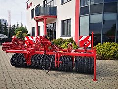 Lupus Wał Cambridge na przedni tuz z włóką 3,0 m , ø 500 / Cambridge roller for the front hitch with a scraper bar 3.0 m, ø 500 /Cambridge-Walze für den Frontkraftheber mit Schürfleiste 3,0 m, ø 500