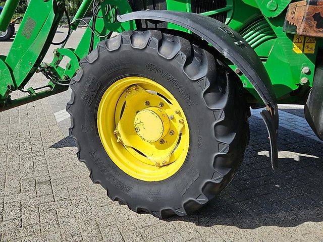 John Deere met 631 voorlader 6230