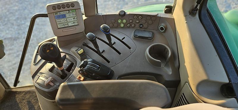 John Deere 6230