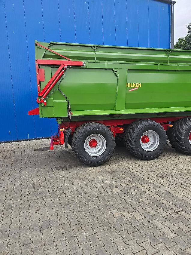 Hilken Tridem-Muldenkipper, MKR8600, Hardox-Boden, Reifen 650/55R26,5, Häckselaufsätze 800mm