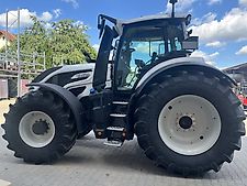 Valtra Q 305 mit Rüfa