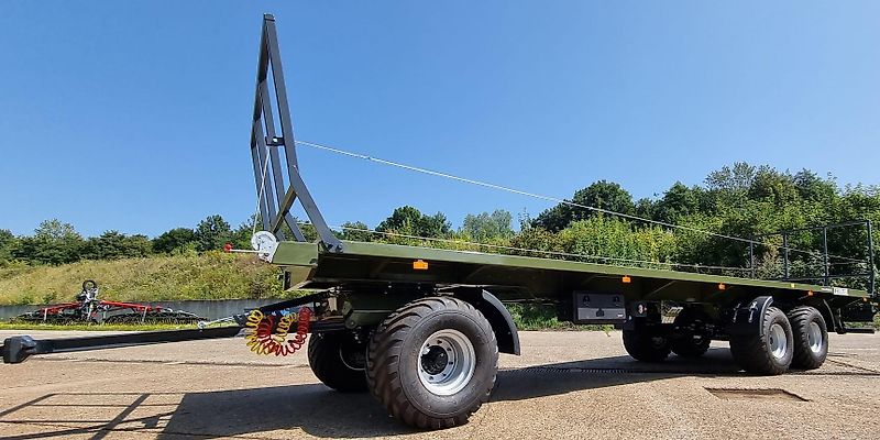 Kobzarenko 3-Achs Ballenwagen Typ PP-10,7-3 Plattformlänge 9.610 mm (ausziebar auf 10.700)