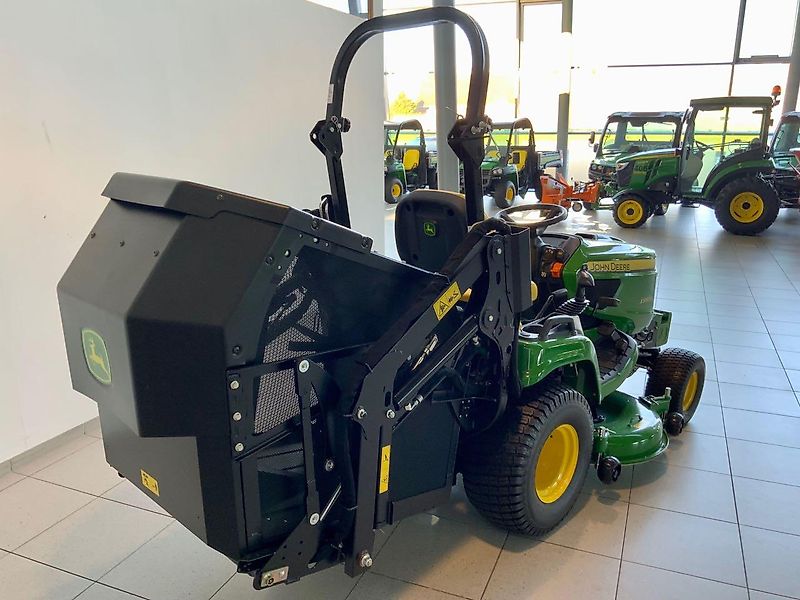 John Deere X950R - Hochentleerung