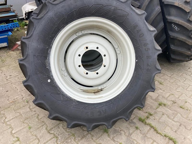 2X 440/65R28//2X 540/65R38 VALTRA