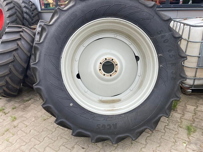 2X 440/65R28//2X 540/65R38 VALTRA
